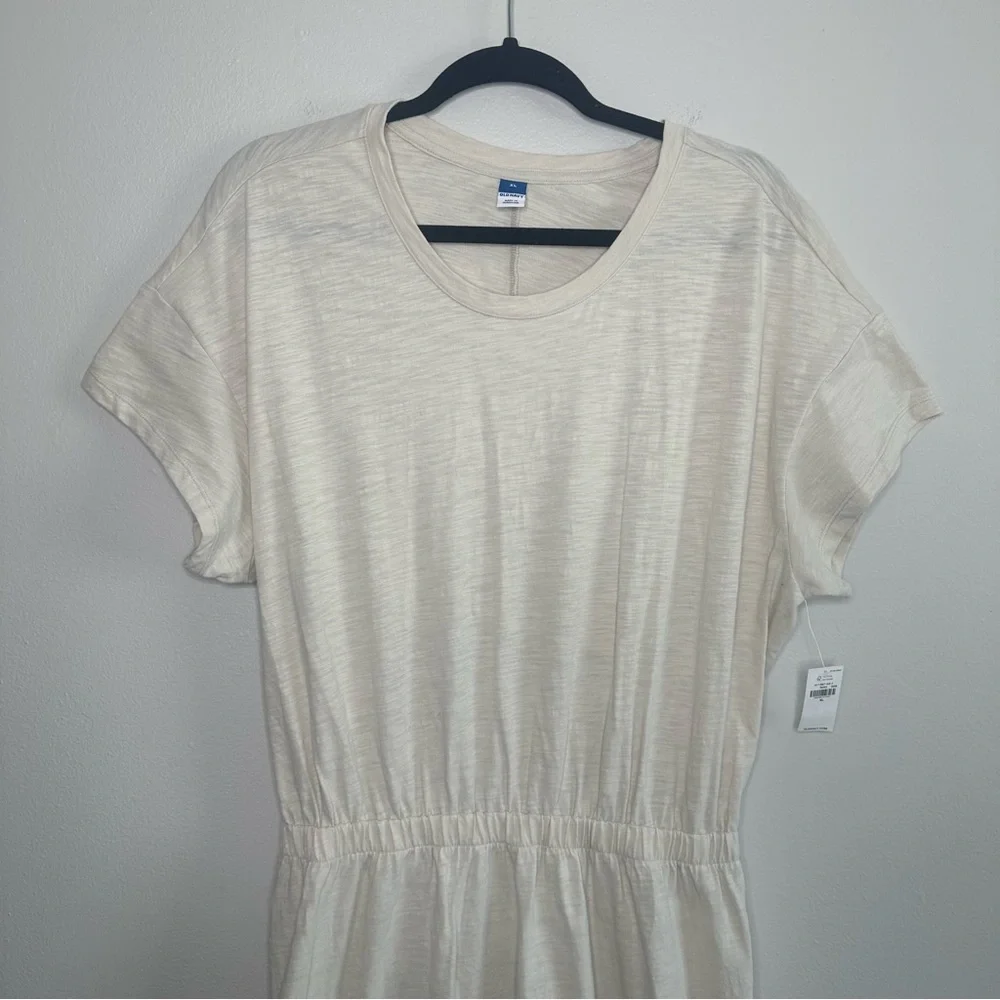 Elegant Cream Midi Dress - Picture 3 of 8